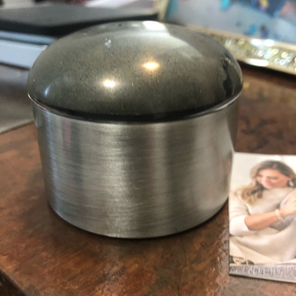 Kendra Scott Mini Decorative Dome Box NWT - Picture 3 of 6